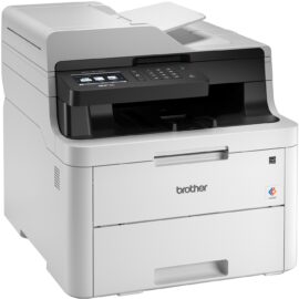 Das Bild zeigt den Brother MFC-L3710CW Multifunktionsdrucker, ein Farblaserdruckgerät mit Kopier-, Scan- und Faxfunktion. Der Drucker ist in Weiß und Schwarz gehalten und verfügt über ein Bedienfeld mit einem Farb-Touchscreen. Das Design ist kompakt und für den Einsatz in Büroumgebungen oder zu Hause gedacht.