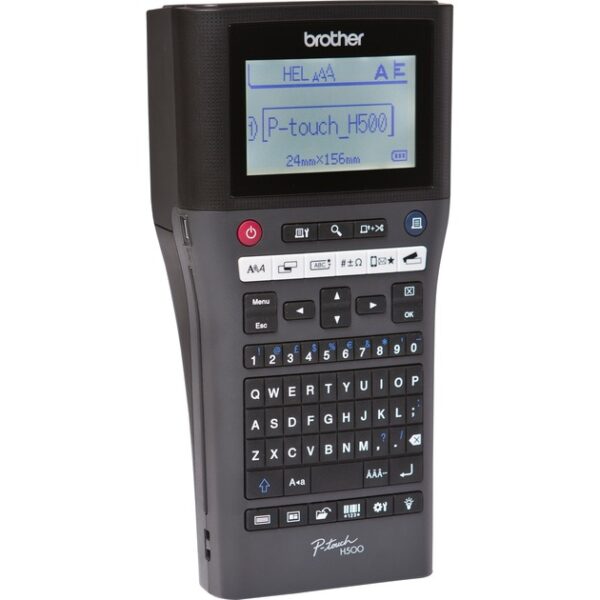 Das Bild zeigt das Brother P-touch H500 Beschriftungsgerät. Der Zweck des Bildes ist es, das Design, die Tastatur und das Display des Geräts zu veranschaulichen, auf dem "HELLO P-touch H500" zu sehen ist. Es dient dazu, Interessenten oder potenzielle Käufer über das Aussehen und einige Funktionen des Beschriftungsgeräts zu informieren.