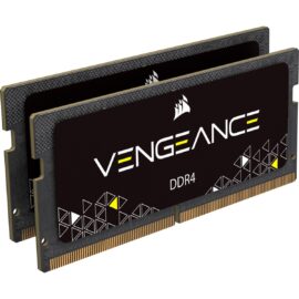 Das Bild zeigt zwei Corsair Vengeance SO-DIMM-Arbeitsspeicherriegel mit einer Kapazität von jeweils 32 GB und einer Spezifikation von DDR4-3200, die als Dual-Kit konzipiert sind. Der Arbeitsspeicher ist für den Einsatz in kompatiblen Laptops und kleinen Formfaktor-PCs vorgesehen. Die Module verfügen über ein charakteristisches Design mit einem schwarzen PCB und einem Label, das den Vengeance-Schriftzug sowie das DDR4-Logo zeigt. Die seitlichen Kontaktleisten dienen der elektrischen Verbindung mit einem kompatiblen SO-DIMM-Speicherslot auf der Hauptplatine eines Rechners.