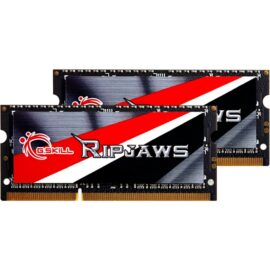 Das Bild zeigt zwei G.Skill Ripjaws SO-DIMM 8 GB DDR3-1600 Arbeitsspeichermodule im Dual-Kit. Diese Module werden in Notebooks oder kompakten PCs eingesetzt, um deren Arbeitsspeicher zu erhöhen oder zu ersetzen. Sie haben ein charakteristisches Design mit einem rot-schwarz-weißen Aufkleber, der den Produkttypen und die Marke klar anzeigt.
