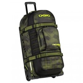 Das Bild zeigt die OGIO 9800 PRO 2-Rollenreisetasche mit einem Fassungsvermögen von 125 Litern und einer Höhe von 86 cm. Die Tasche ist in einem schwarzen Farbschema mit markanten gelbgrünen Akzenten gehalten, das Logo "OGIO" ist deutlich auf der Vorderseite zu erkennen. Das Design der Tasche suggeriert Robustheit und Funktionalität für Reisen oder Sportaktivitäten und beinhaltet verschiedene Fächer und Gurte zur Sicherung des Inhalts.